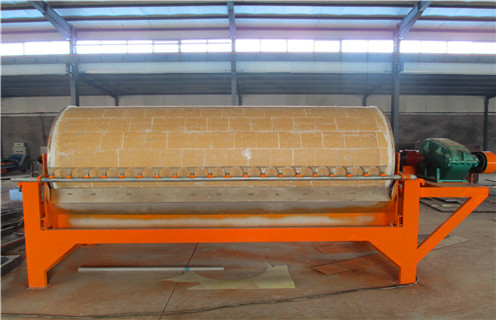 鐵礦磁選機，山東鐵礦磁選機工作原理磁性有多強_山東鐵礦磁選機工作原理鐵精粉流程及轉速有什么規定